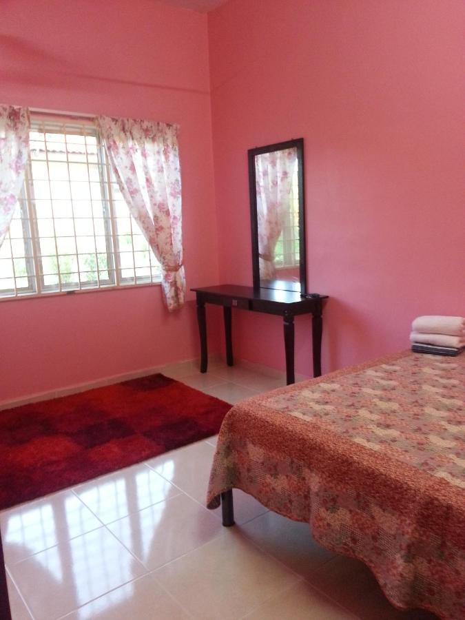 Yasmeen Homestay Kemaman Chukai Exterior foto